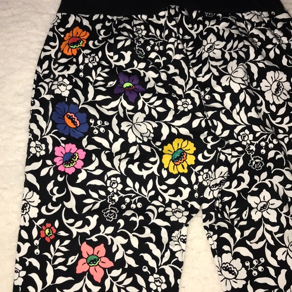 One of a kind Maternity Capri pants - Picture 6 of 9